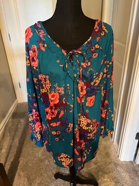 The Pioneer Woman Teal Floral Tunic with Coral and Yellow Accents